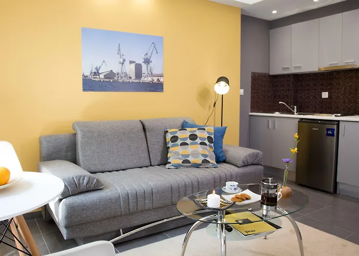 Polis Apartament Salonic